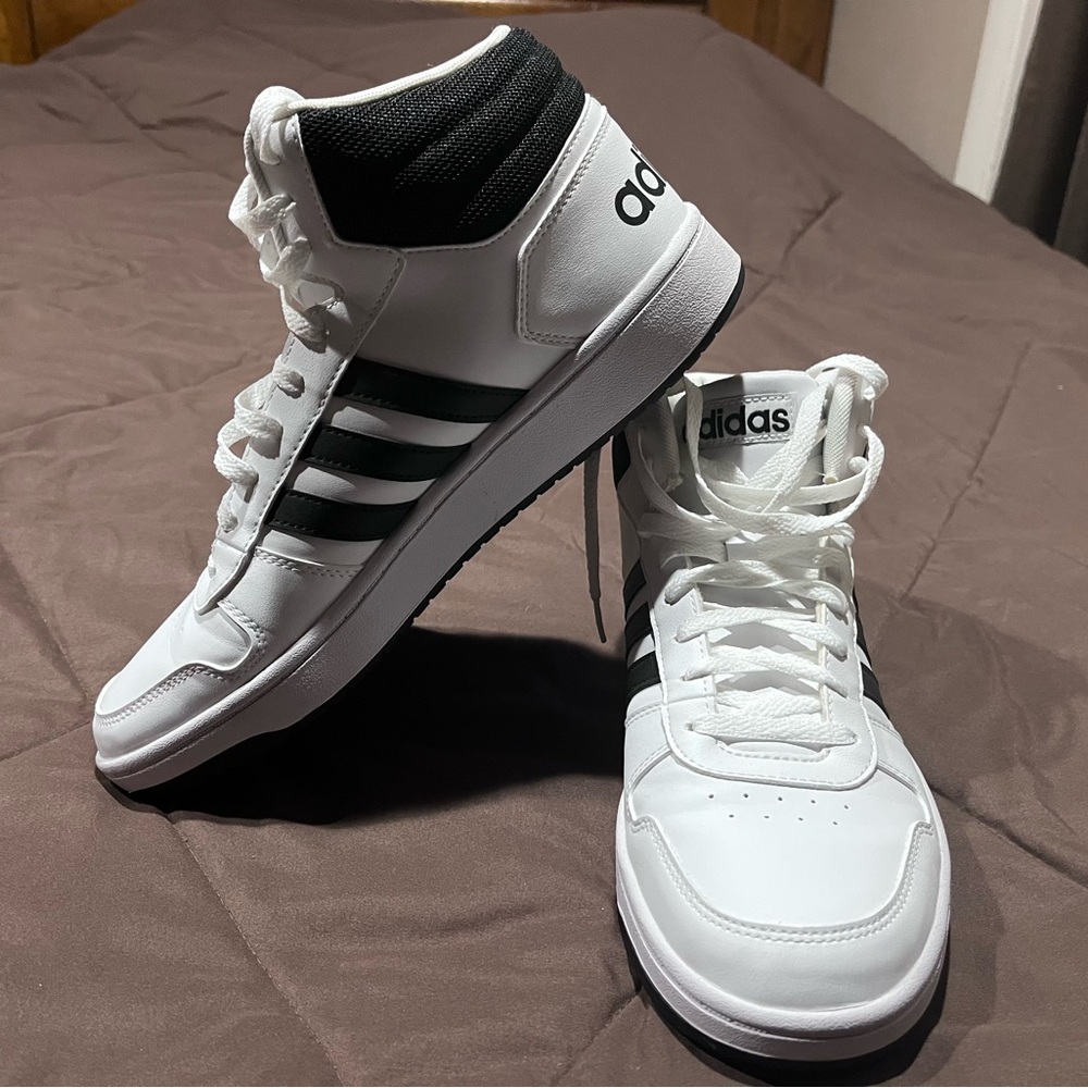 Adidas Men's White and Black Sneakers
